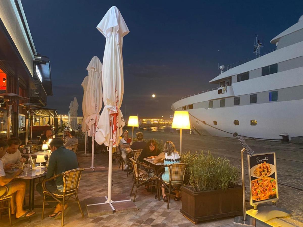 Мarelis Luxe Port Apartment Varna Exterior photo